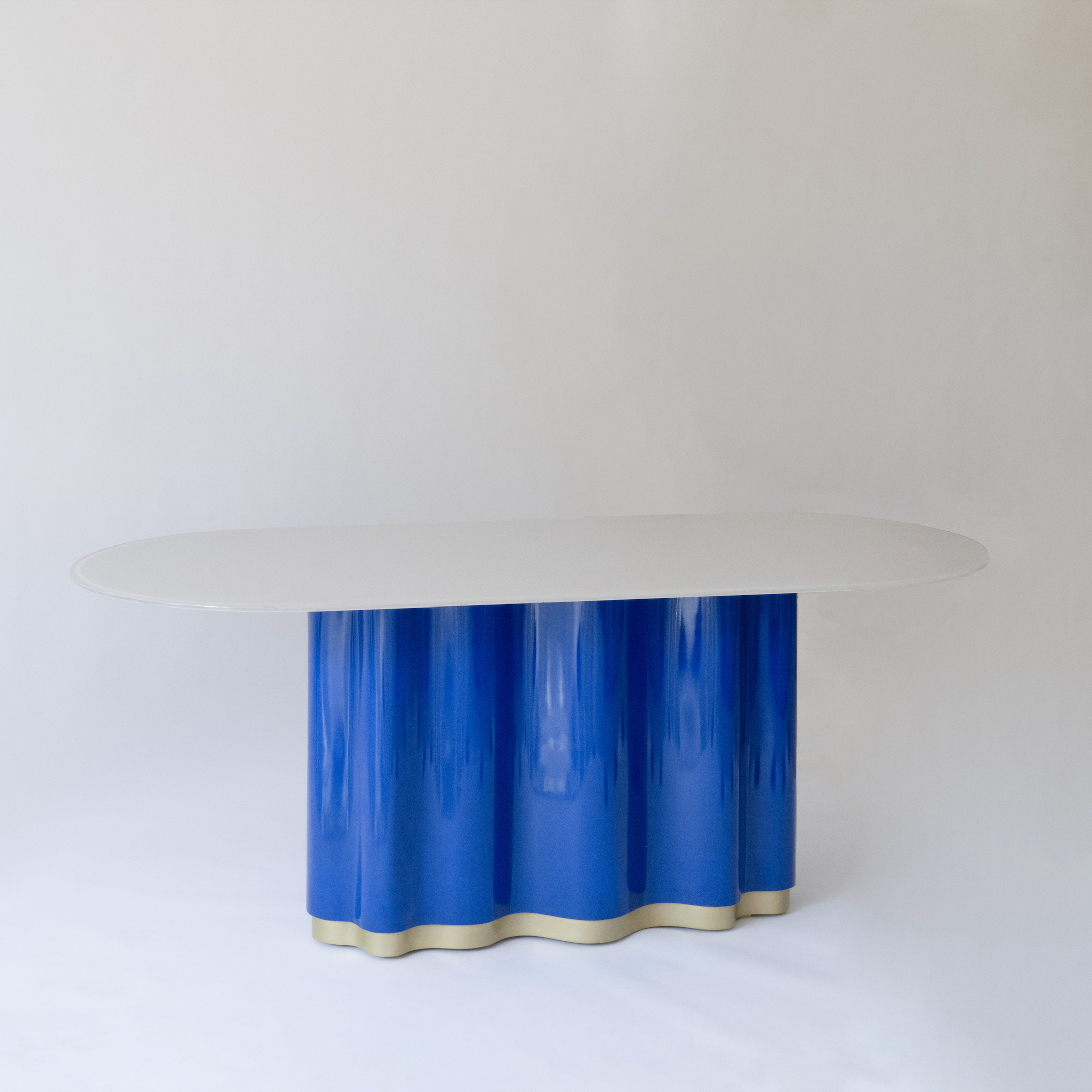 TSUNAMI DINING TABLE