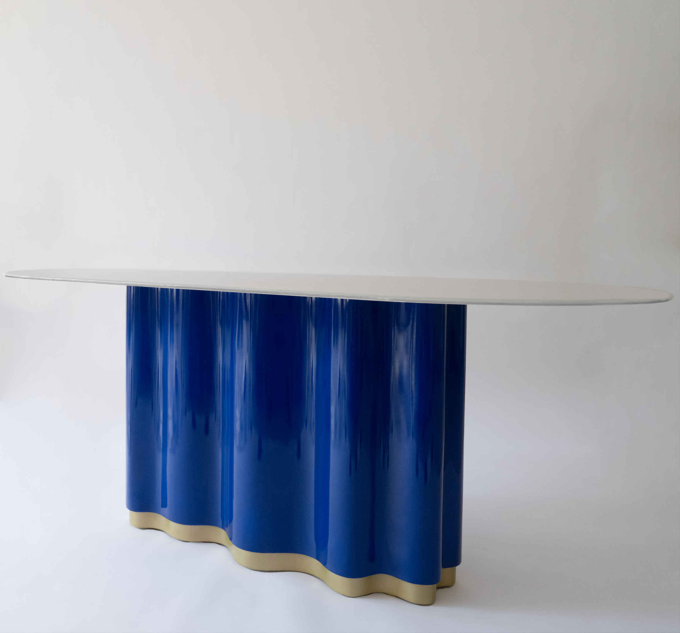 TSUNAMI DINING TABLE
