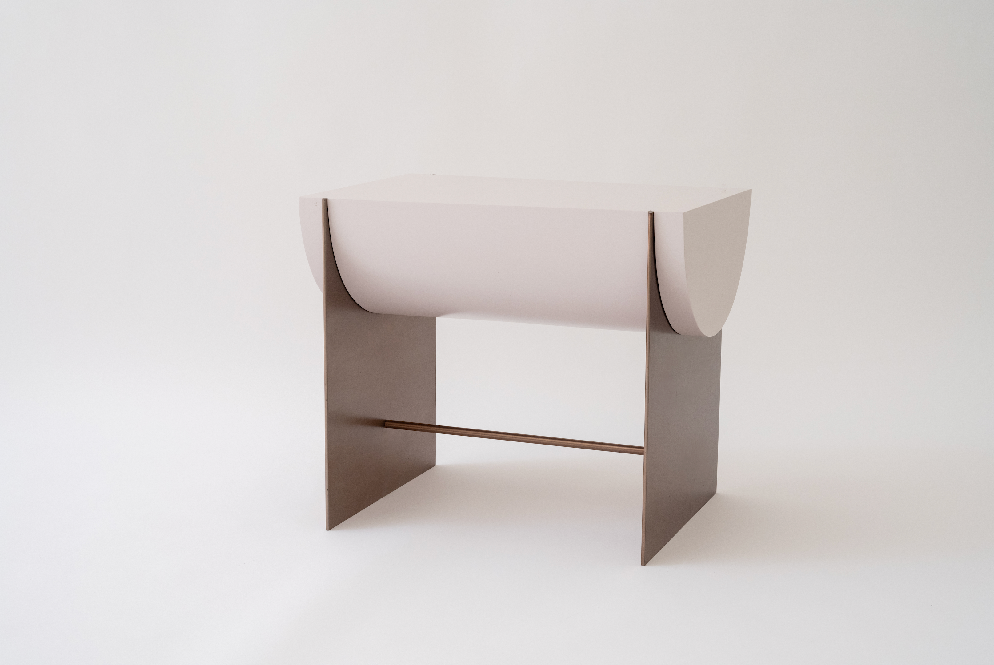 GRAVITY SIDE TABLE