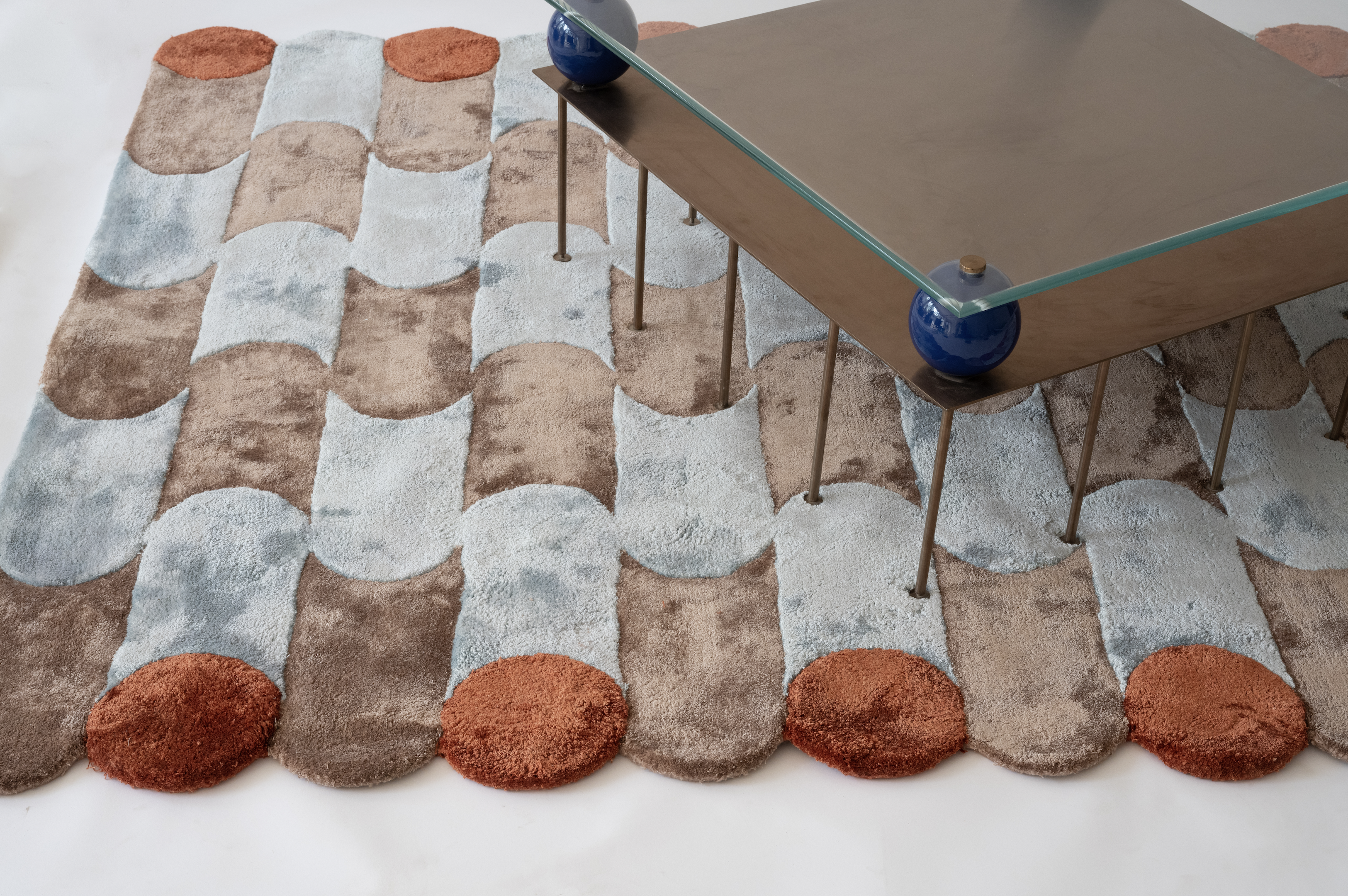 SURGE RUG