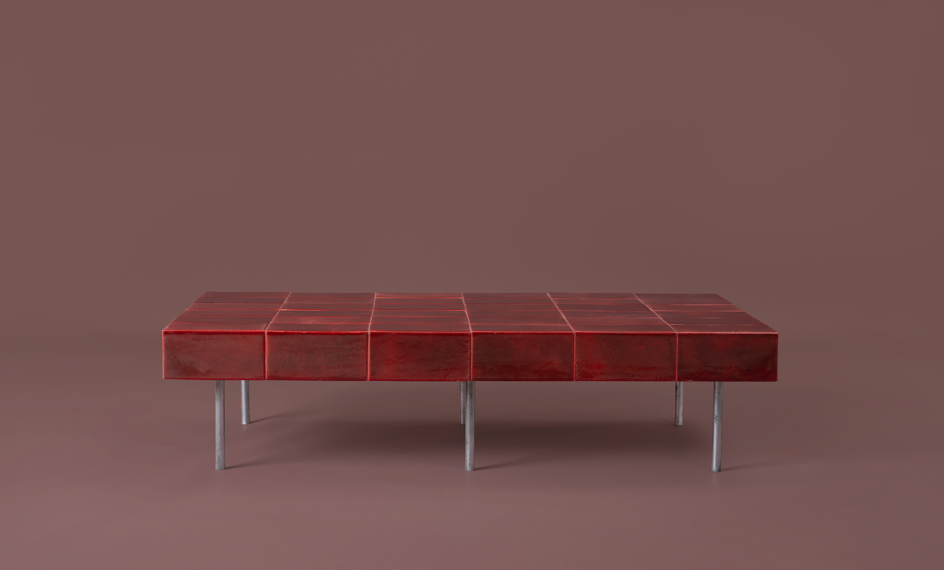 SCARLET TABLE